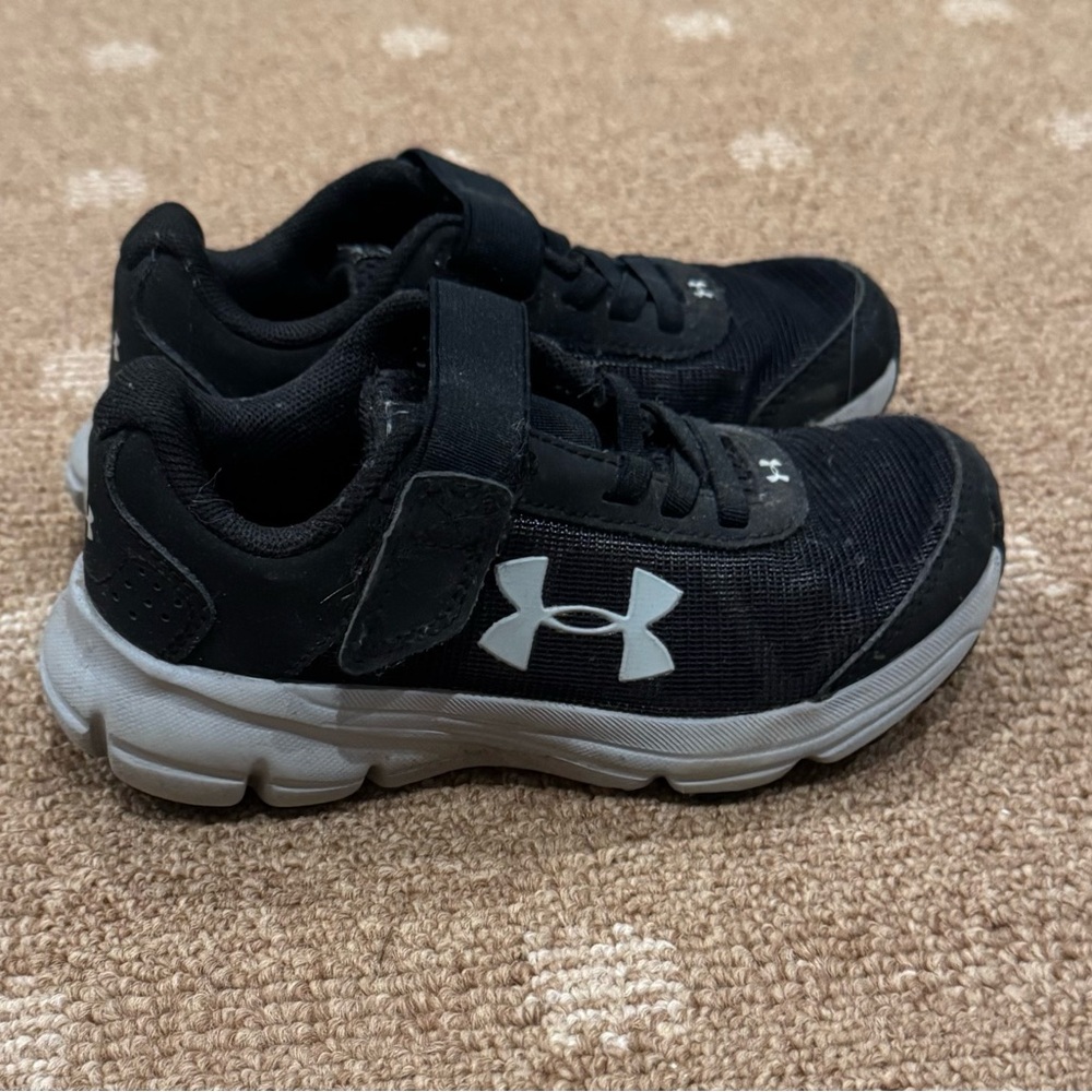 Under Armour Kids Black Sneakers